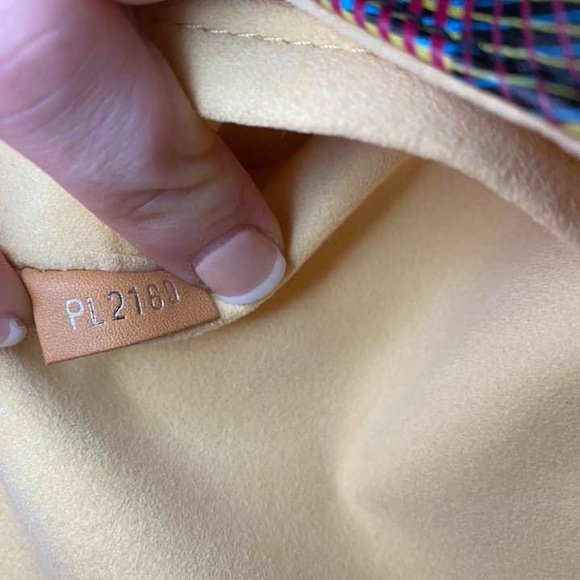 Sold!!!! Louis Vuitton Tamborin - Picture 7 of 9